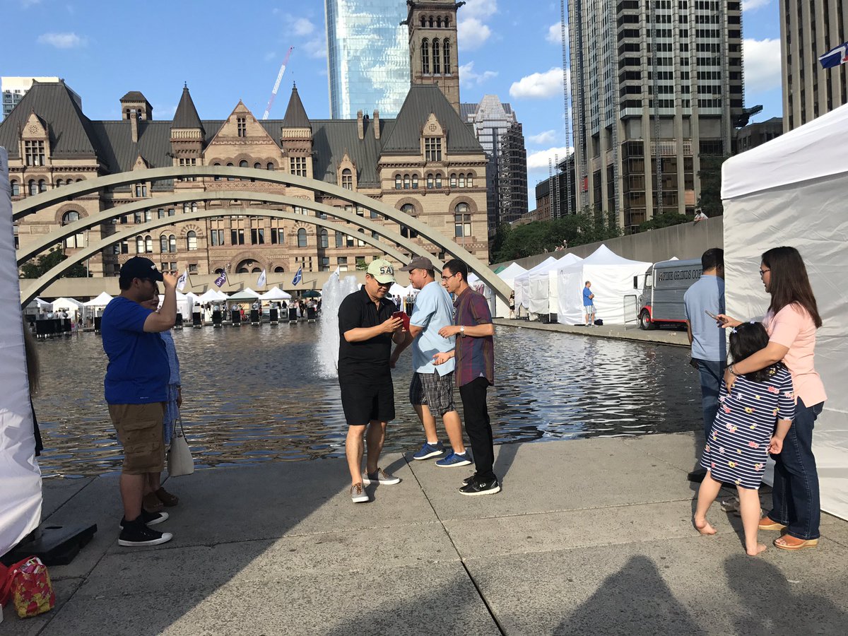NiceCityToronto's tweet photo. #kindness After taking pics for a stranger he waited for a thumbs up before leaving @TOAEART #toae2017 #nicecity #Toronto #the6ix https://t.co/Crb00B6TuL