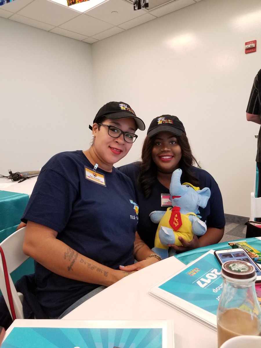 sgulley27's tweet photo. We are ready to learn with bubbles!!! #LEARNPLAYGROW #cdworkshop17 #thelearningexperience #tleeldridge #tleleaguecity https://t.co/DWYwvzTWRg