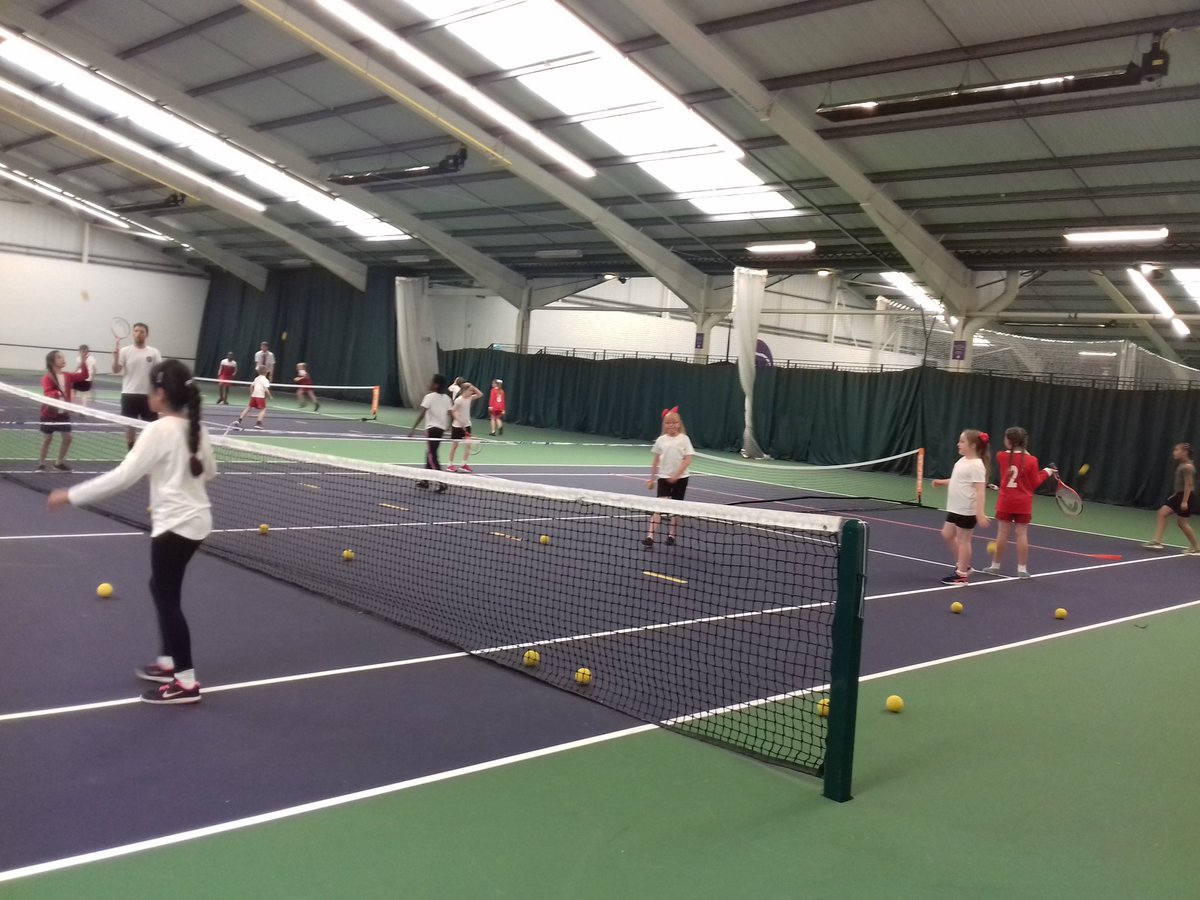 paulajanehollis's tweet photo. Our last Tennis lesson for Year 4 learnt a lot of new skills🎾🎾 @LiverpoolTC @NewParkPrimary @beaumont_miss @mrdeakiny4 https://t.co/4aSeLmZ4ef