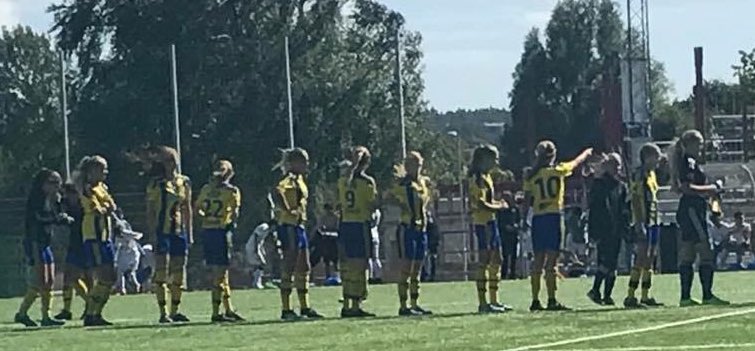 eskilsminnedif's tweet photo. Eskils spelar G18 i Gothia. 3-0 mot portugisiska Piao Peres o 7-0 mot norska SK Haugar. Nya tag i morgon mot Enskede IK. https://t.co/RBQZJ3SnQ7