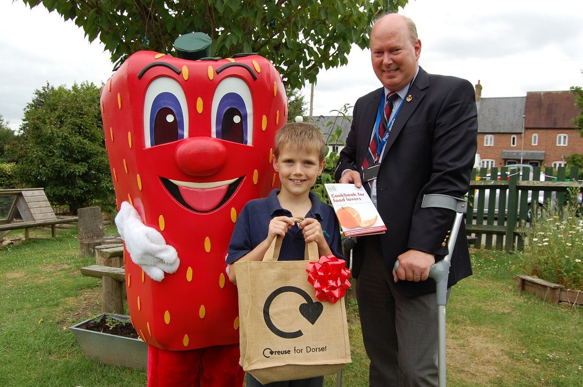 Sammy Strawberry has been looking for budding chefs who can turn leftovers into culinary delights! #healthydorset d4u.org.uk/is1Us