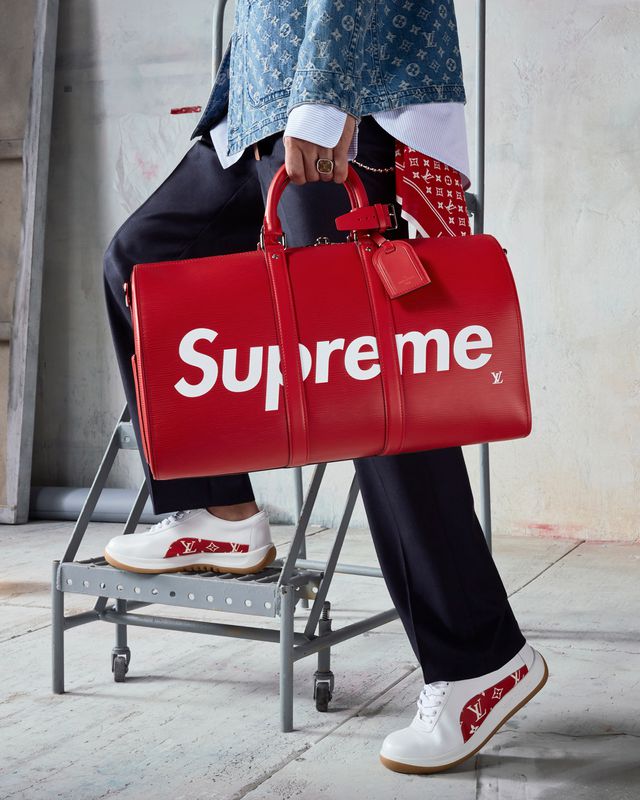 LOUIS VUITTON X SUPREME Epi Keepall Bandouliere 45 Red