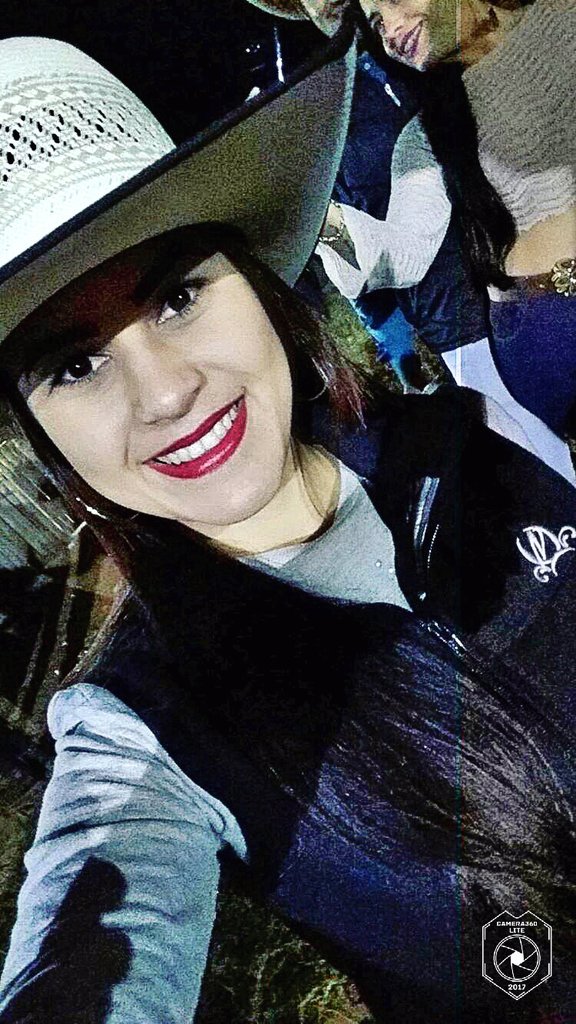 Sallazzaar's tweet photo. Cada vez que você subir um degrau no sucesso,
suba dois na humildade! 
#AmoRodeio 😍❤🐂👢💭🍃 https://t.co/o8AAG5gQth