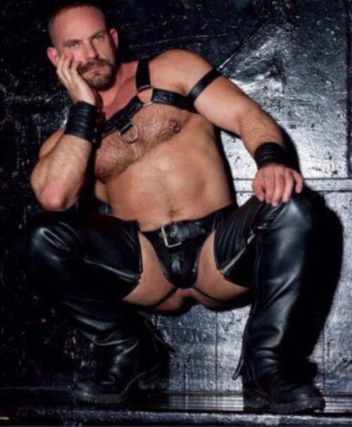 DE8mBioVwAEF-oQ.jpg:large