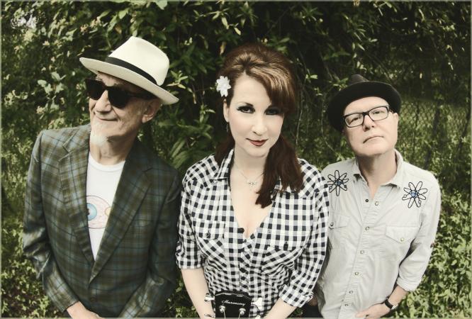 UNCACultural's tweet photo. The big finale Concerts on the Quad: Southern Culture on the Skids Tonight! @UncAvl 7pm @mxarts @citizentimes @InglesAdvantage @SCOTS_Music https://t.co/l20WBUVbo7