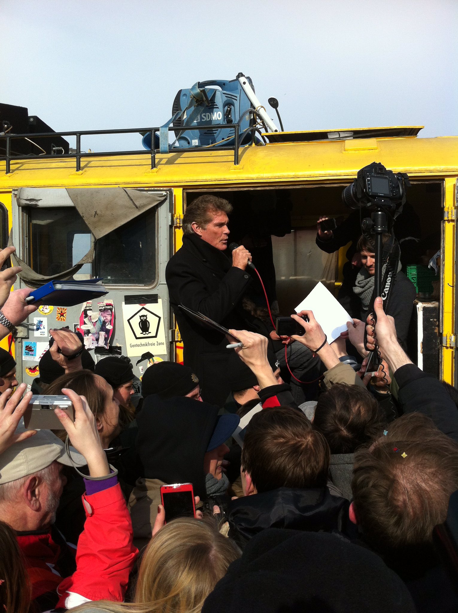 Looking for freedom since 65 years! Happy birthday David Hasselhoff! 