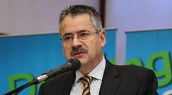 lahistoriaec's tweet photo. El periodista Fernando Larenas es el nuevo director del diario estatal El Telégrafo. https://t.co/XwHoCNggpw