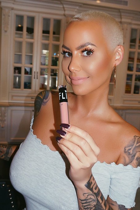 Check out my 3 NEW makeout- proof colors Available NOW @flirtcosmetics ??❤️ https://t.co/WqlDqQe5bc