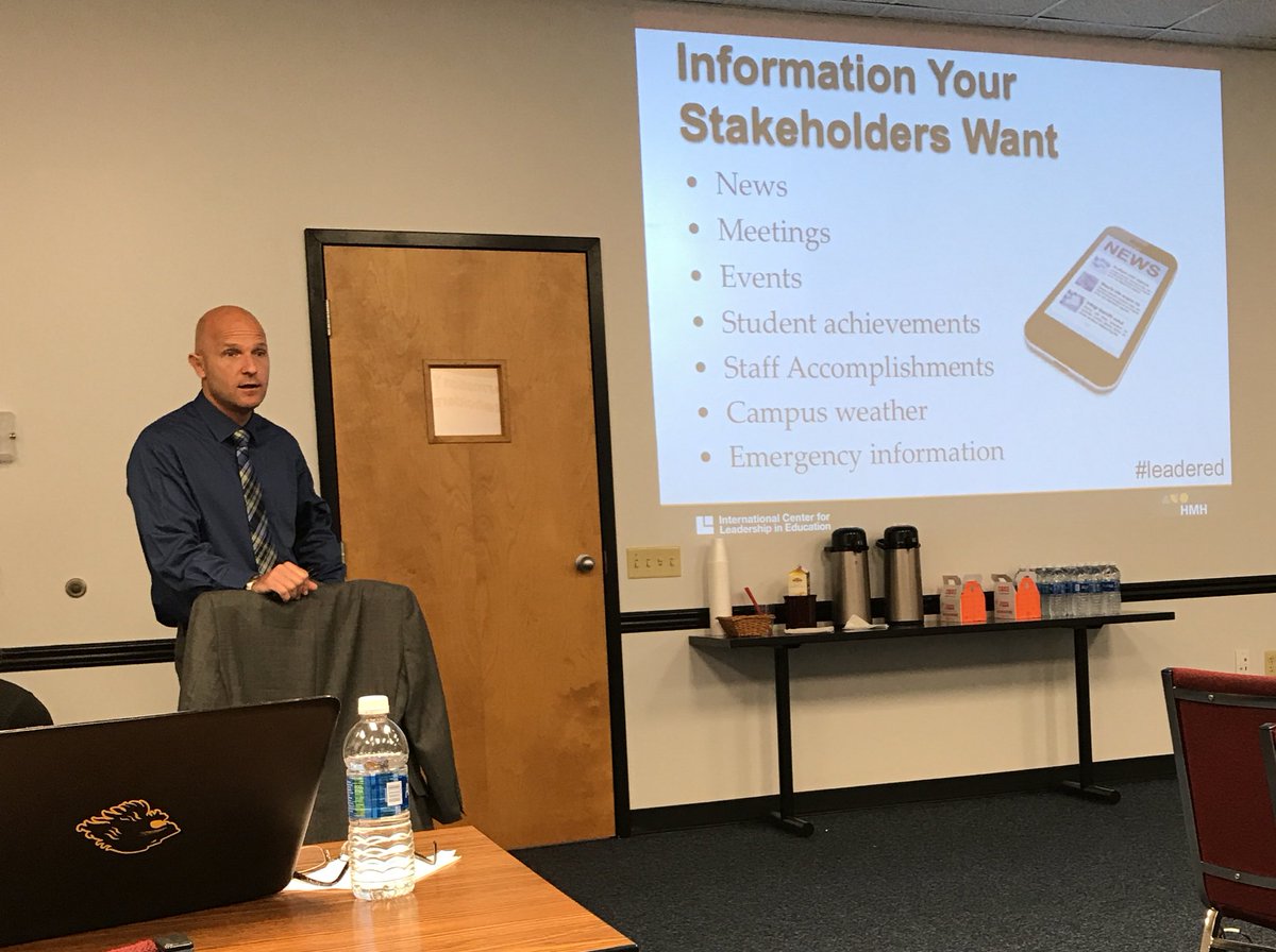 EdTechSmith's tweet photo. know everything that is going on in a district because they have open communication @E_Sheninger #digilion #leadered @rlschools https://t.co/jYKkelwNIT