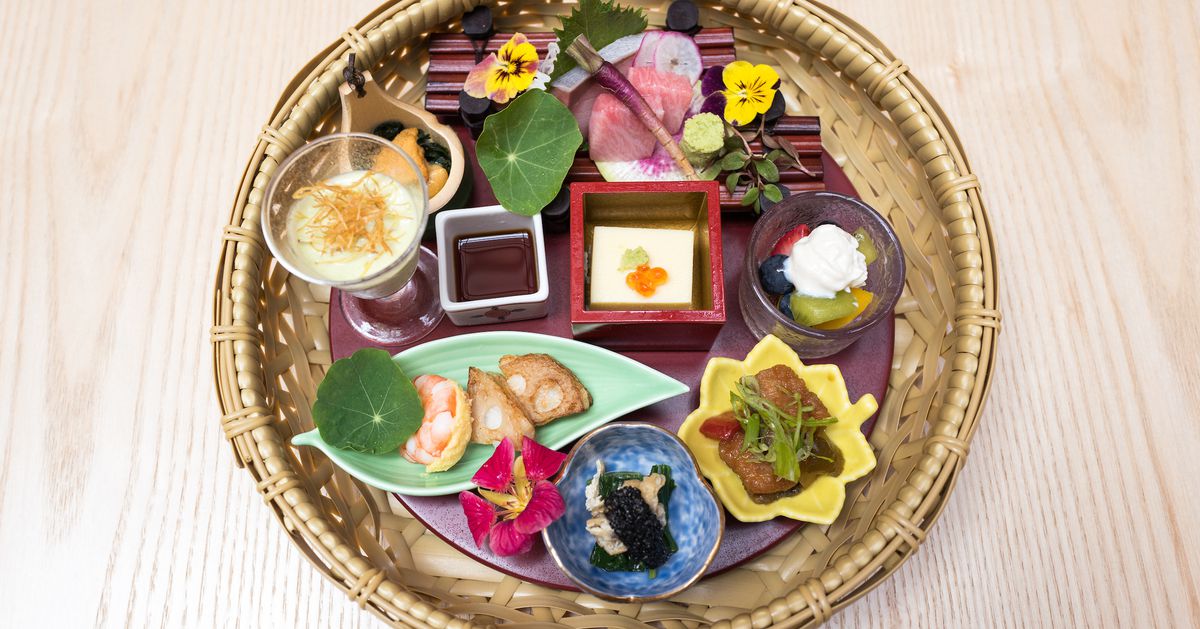 tipmyserver_app's tweet image. Huge Japanese Chain Tackles NYC With Kaiseki-Style Spot in Chelsea [Update] crwd.fr/2umihuT