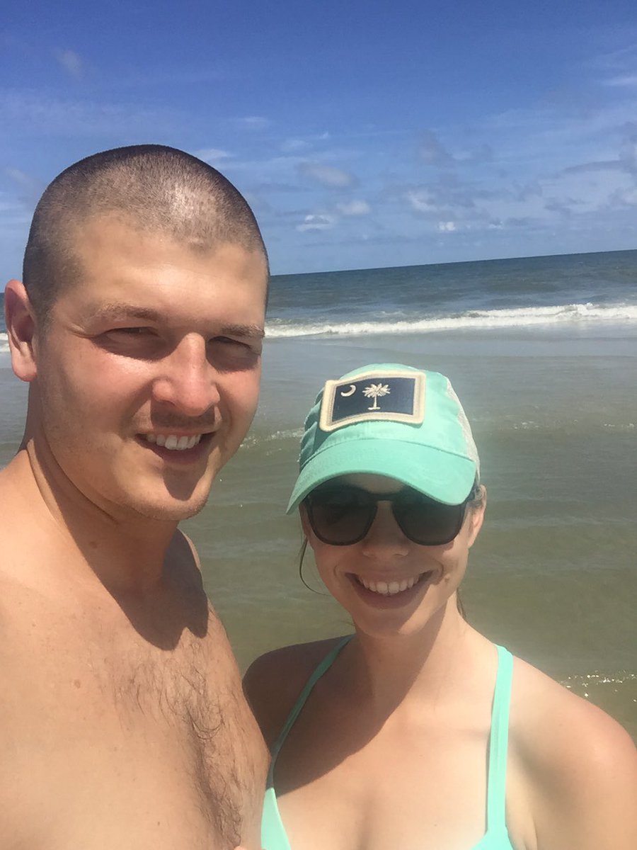 MrsByland's tweet photo. #bcpshuskies #summerselfiebingo #beachselfie https://t.co/xWOvXVicju