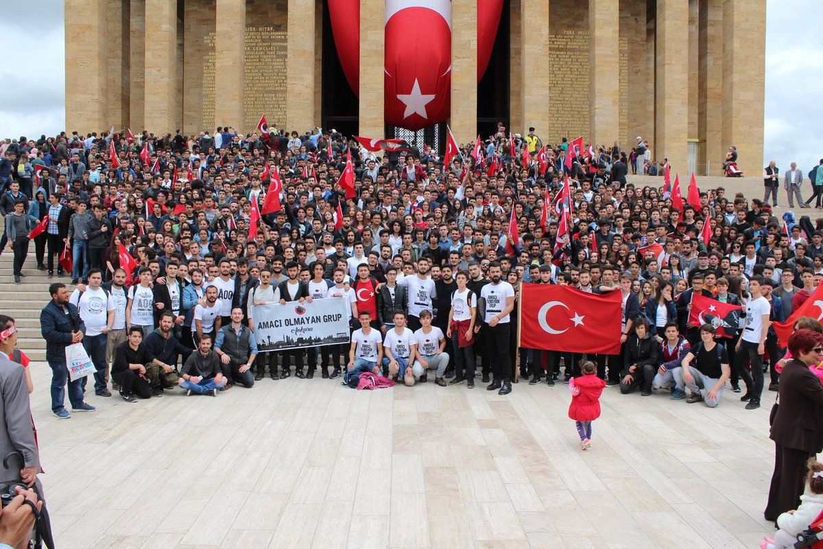 Kendine güvenen şöyle gelsin 
#AnıtkabireDokunma