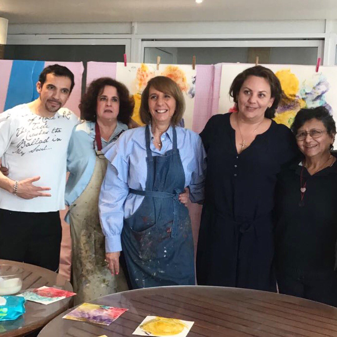 _Pintadita's tweet photo. Inicio de semana con sesión de pintura llena de creatividad y mucha alegría, gracias a Tere y #SalvadorAmaya por venir #rumboamercadito2017 https://t.co/IzFrKzfjAM