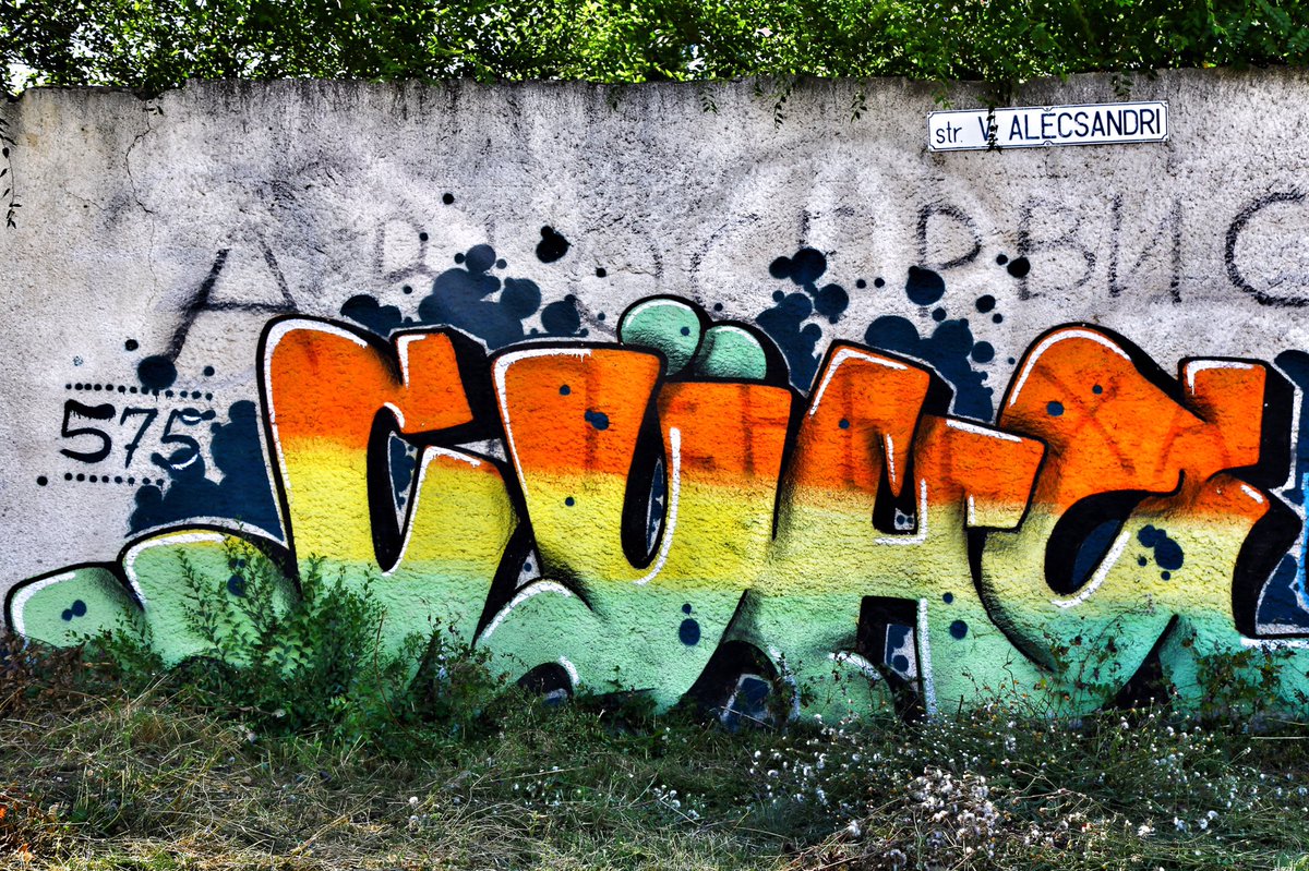TokidokiNomad's tweet photo. #Graffiti #streetart #chisinau #moldova @graffspotting @graffiti_noxx @IRUstreetiam @resalis @Graffcatz @whiteorihs @PengeStreetArt #artlife https://t.co/lAinrLYLrZ