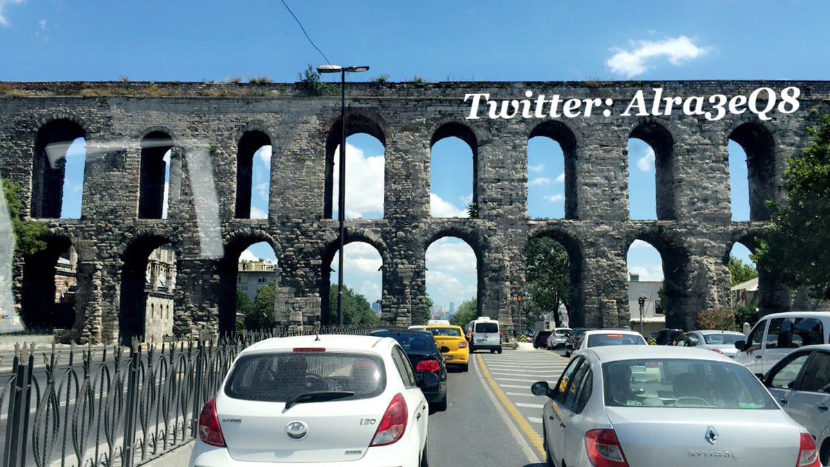 سئل حكيم من هم العُقلاء؟
قال : مَن ترك الدنيا قبل أن تتركه
ومن بنى قبره قبل أن يدخله
ومن أرضى خالقه قبل أن يلقاه
ومن صلى قبل أن يُصلى عليه .