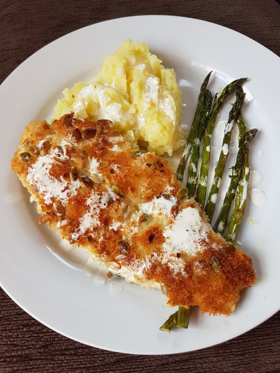 Monkey79's tweet photo. Seeded fish, lemonnaise and over baked asparagus #gingerchef #icancook #gousto https://t.co/O7asBNTMHJ