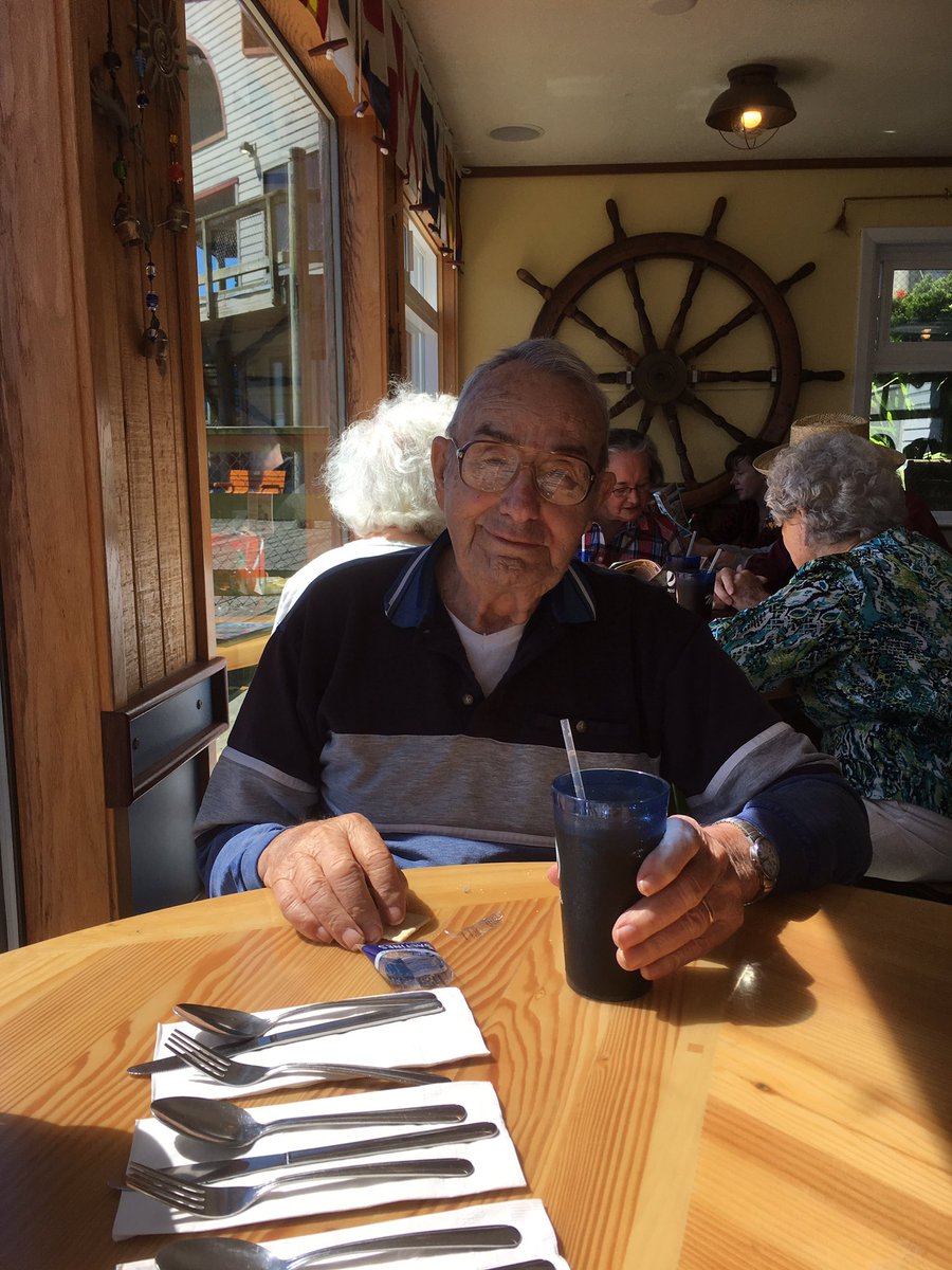 AdTheoaks's tweet photo. A day at coast w our residents @TheOaksRet they are so funny they were sitting at Moes before it was even open #Frontierculture https://t.co/bFrcpUKLPL
