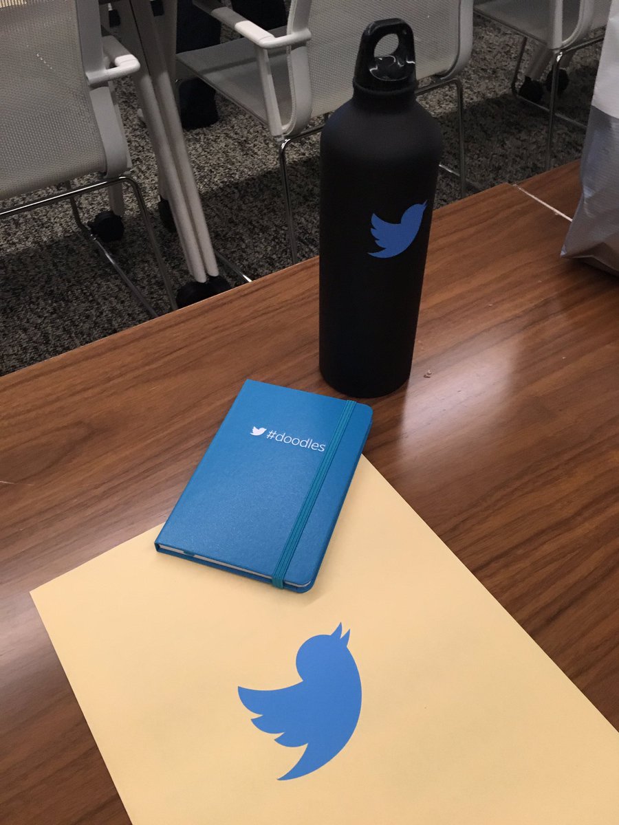 MelanieVallone's tweet photo. @EACEPR thanks for the #professionalexchangeprogram @ #twitterNYC #swag https://t.co/2LHZdZbf69