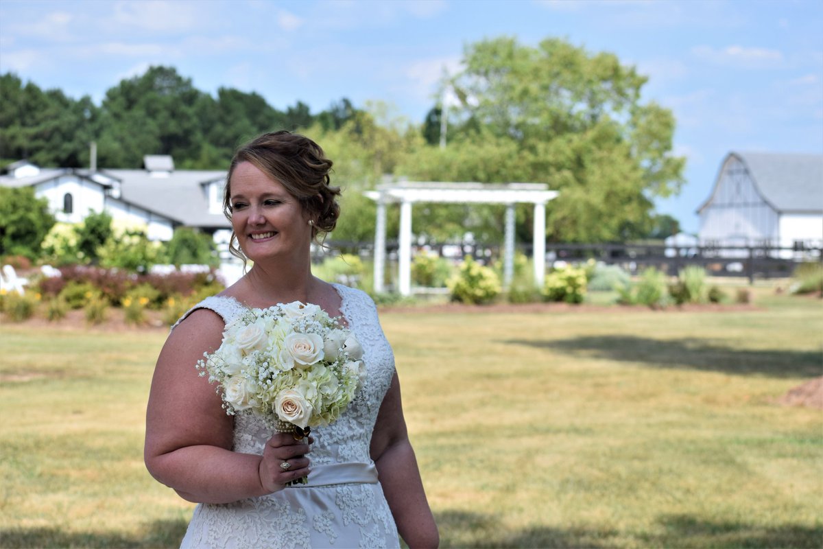 AlturiaFarm's tweet image. Presenting Mr. &amp;amp; Mrs. Mangiaracina! Our best to this lovely couple! #rvaweddings #richmondweddings #alturiafarm