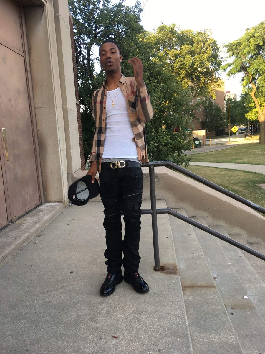 PeeskiRocboy's tweet photo. I'm back bitches ☀️ https://t.co/gl3rnV7JTN