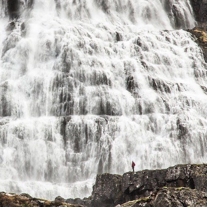 Ok, who here doesn't love a good waterfall? This is definitely a favorite. Puts things in to perspective doesn't i… ift.tt/2tjYxMw