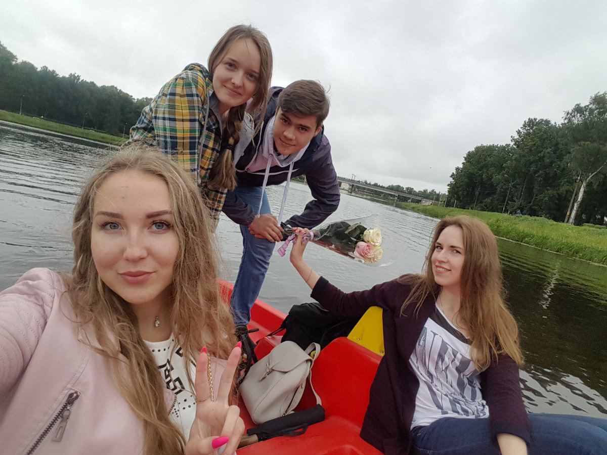 aleksvi_8's tweet photo. Почаще бы нам так собираться!
С соседних катамаранов нам кидали цветы)) Мы достигли нового уровня мастерства)
#��личныйтеатр https://t.co/FBrE43Gva0