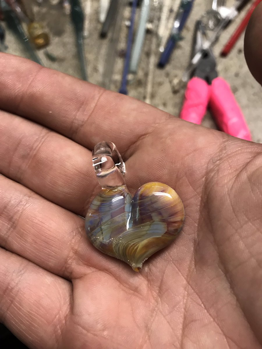 glenwoodglass's tweet image. #heart #glassnecklace #prettyglass #stoners#love