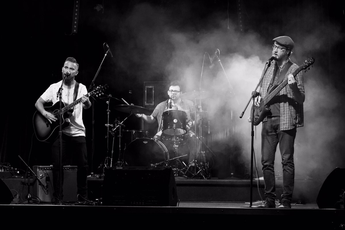 oopsitsandres's tweet photo. Follow us on Instagram @TheSamVascoBand and @SamVascoOfficial #samvasco #band #dfw #artist #blackandwhite #telecaster #fender #guitar https://t.co/U7SJR22DaH