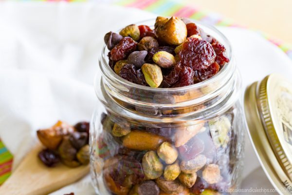 CupcakeKaleChip's tweet photo. #AD Cherry Chocolate Pistachio Trail Mix - a salty sweet snack mix so you can #WorkSmartSnackSmart w/@getcrackin. https://t.co/dun31MDpEE https://t.co/jsnLKEleNQ
