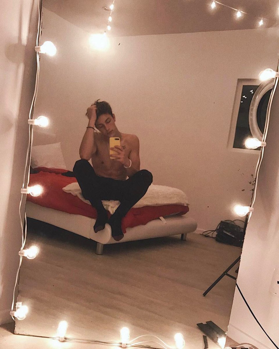 How about a selfie for your night?