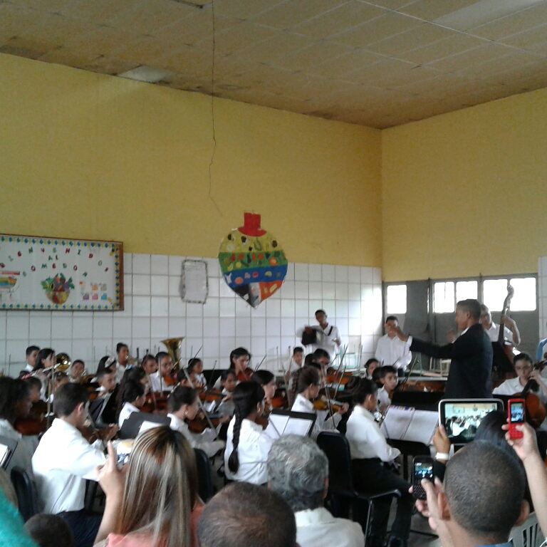 Muestra se cierre de actividades del 1er seminario de orq infantil del edo cojedes nucleo tinaquillo
