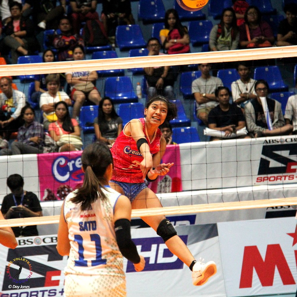 eclairetada's tweet photo. 35pts in @JemFerrer sets.
39pts in @fhenfhenLANG sets
37pts in @juliacmorado sets 

Abah @AlyssaValdez2 ..👸 #PhilippineVolleyballPhenom https://t.co/iO4uUwgvGd