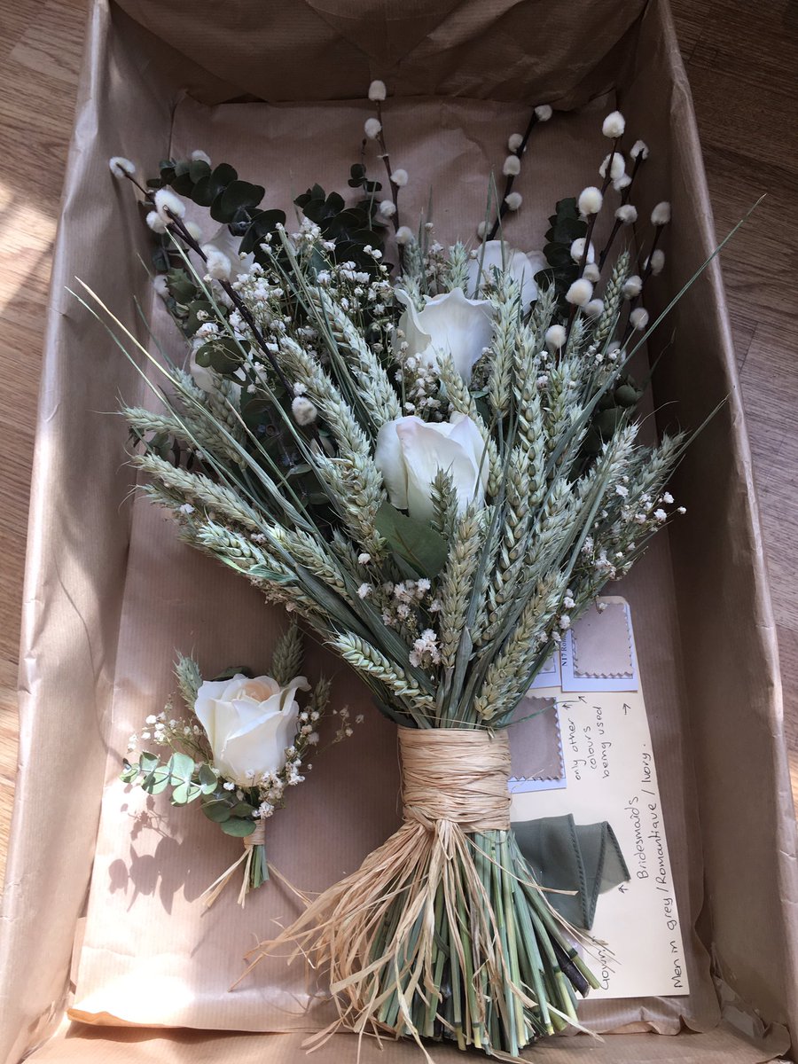 daisiesinpw's tweet photo. A very natural wedding Bocquet&amp;button holes headed off to Tuscany last week for a wedding #weddingflowers #Tuscany #florists #paddockwood https://t.co/wp6TkNTRN8
