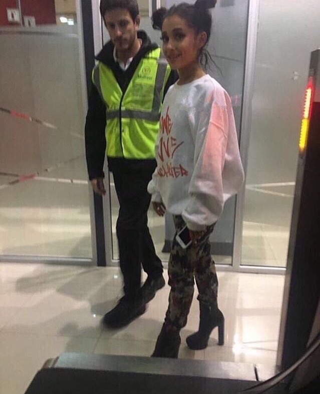 ArianaPicsPL's tweet photo. https://t.co/iwfpBn2xLV