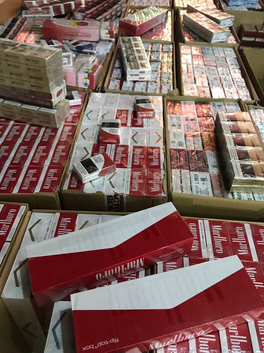 أمن الطرق بالخفجي يضبط 240 كرز من سجائر الدخان صحيفة أبعاد الإخبارية