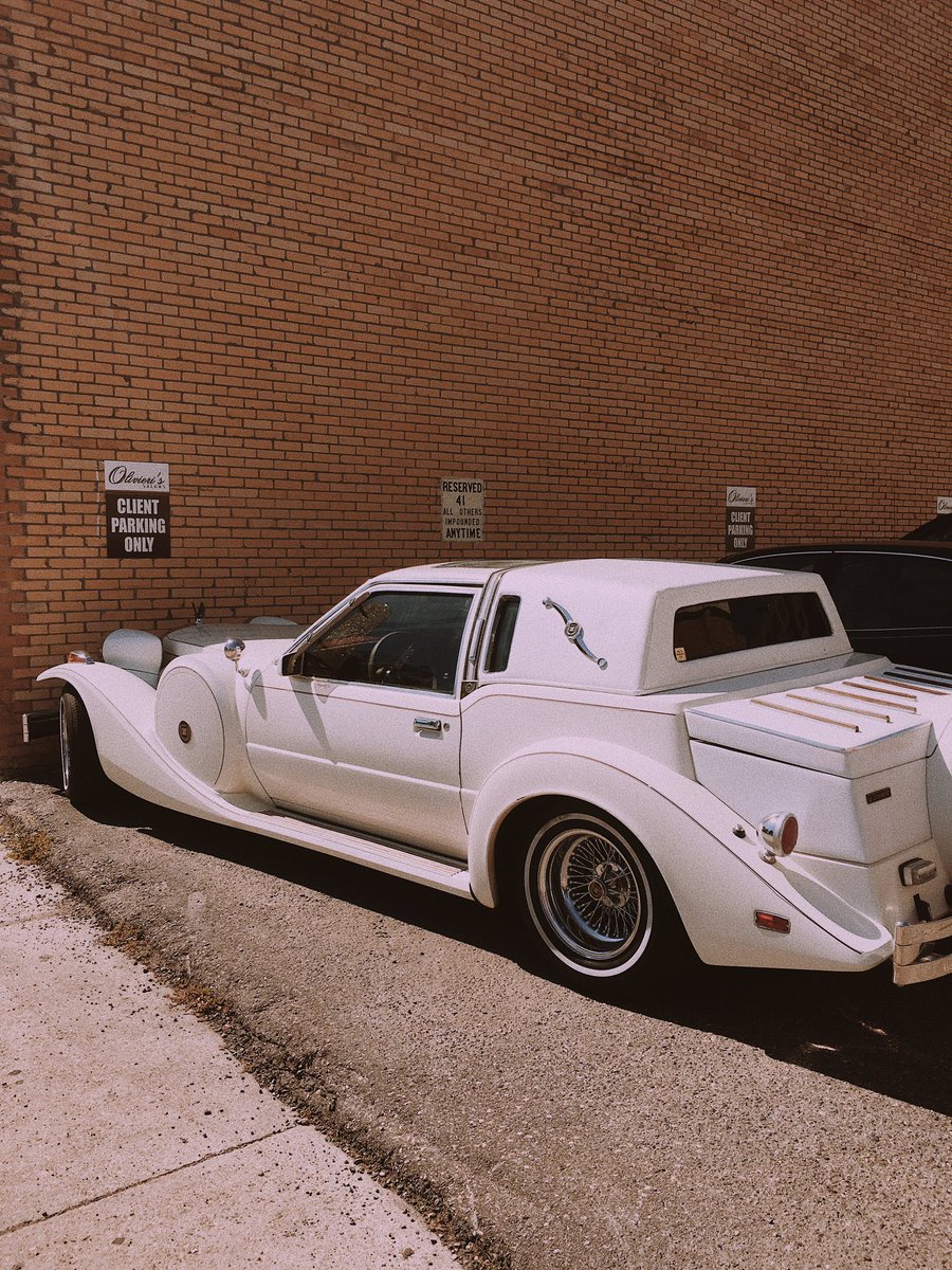 AngeCheese's tweet photo. Found this rad car downtown 🤘🏻 https://t.co/gekyLmLB9U