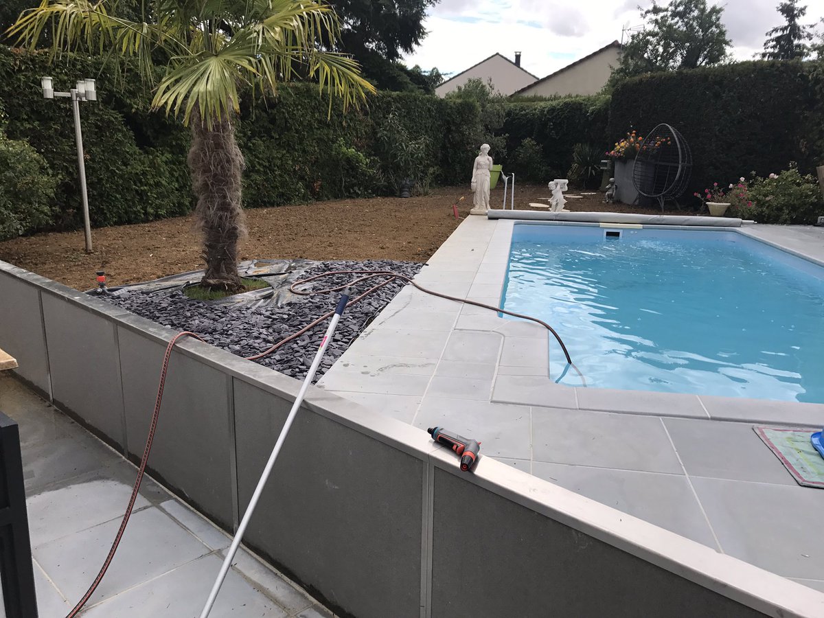 Desjoyaux57's tweet photo. Encore une belle piscine terminé... https://t.co/yGS5XWWTNJ