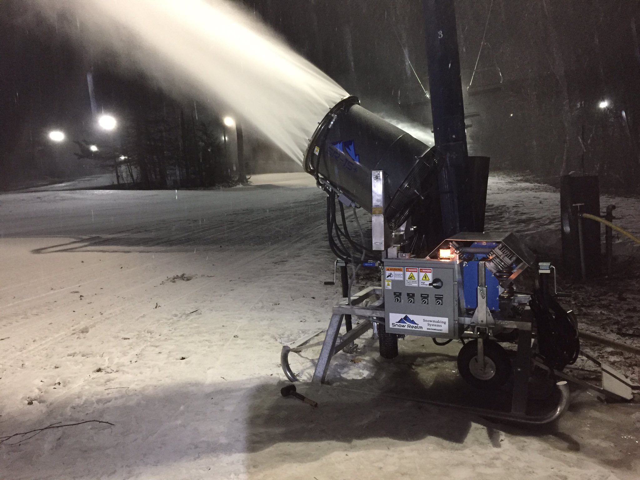 Snow Realm.LLC Commercial snow making equipment