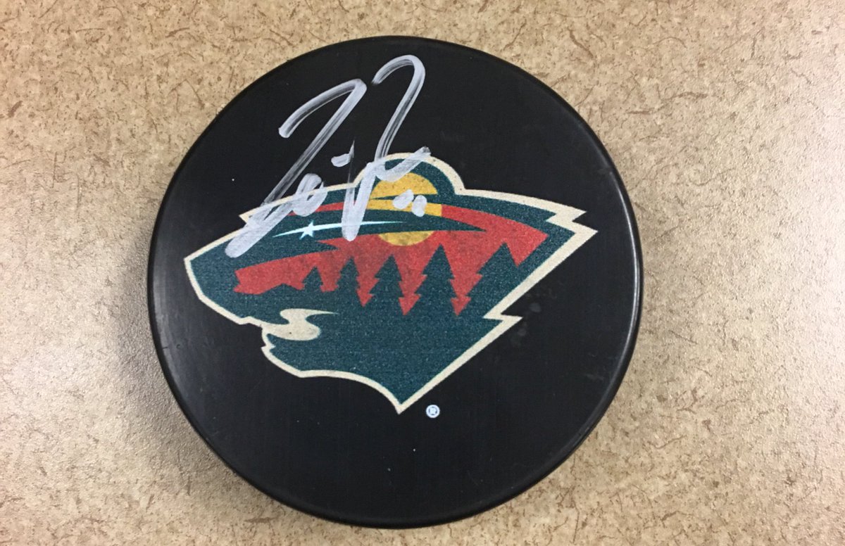 #WinItWednesday time! RT to enter to win an 🖊 autographed #mnwild Zach Parise puck. 

One random winner.