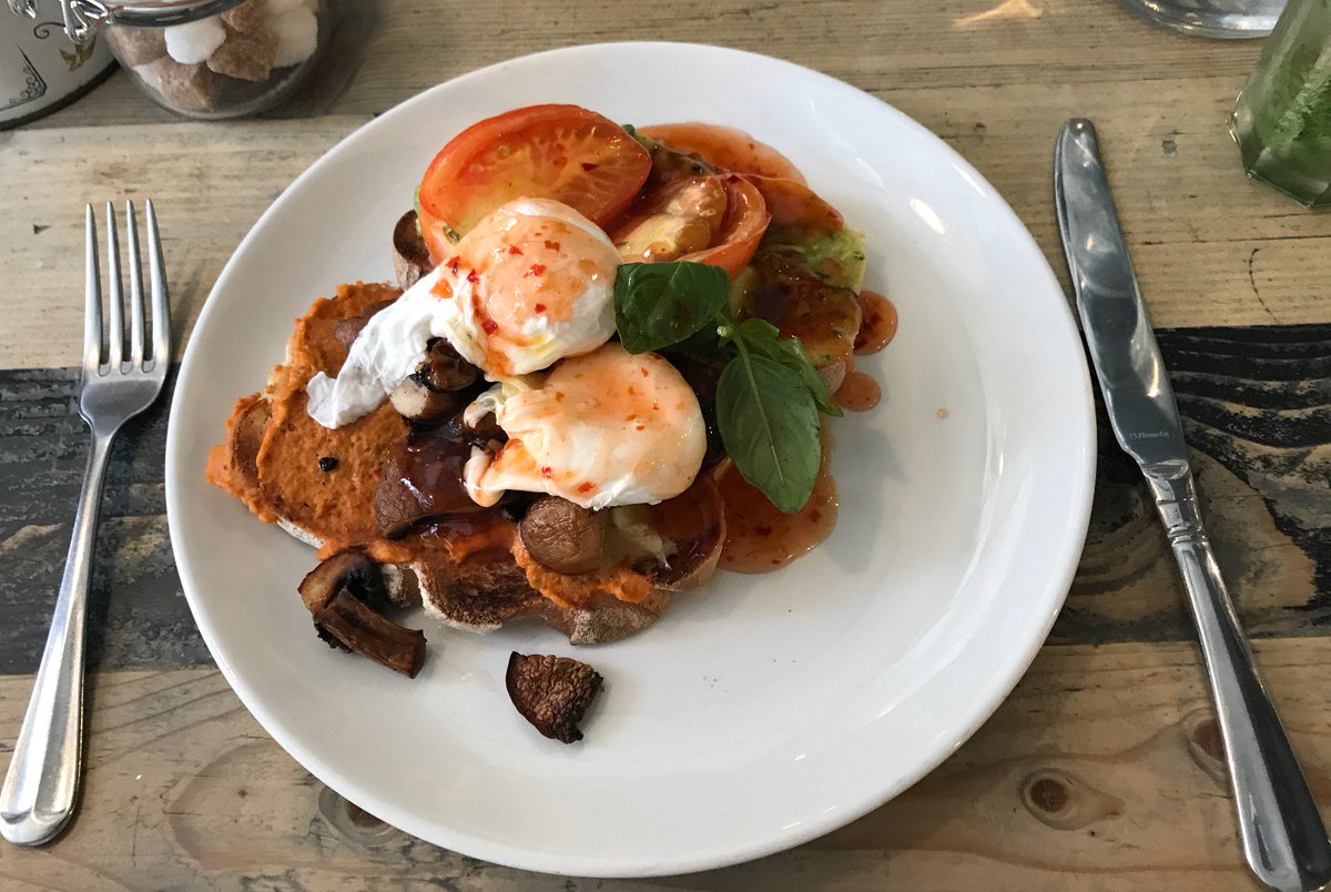 LadyMephista's tweet photo. I had such an enchanting breakfast wth @MalikaCaramel @ Bill's restaurant this morning. It's wonderful that @HoxtonDS is close to Shoreditch https://t.co/JQUgJcnzjO