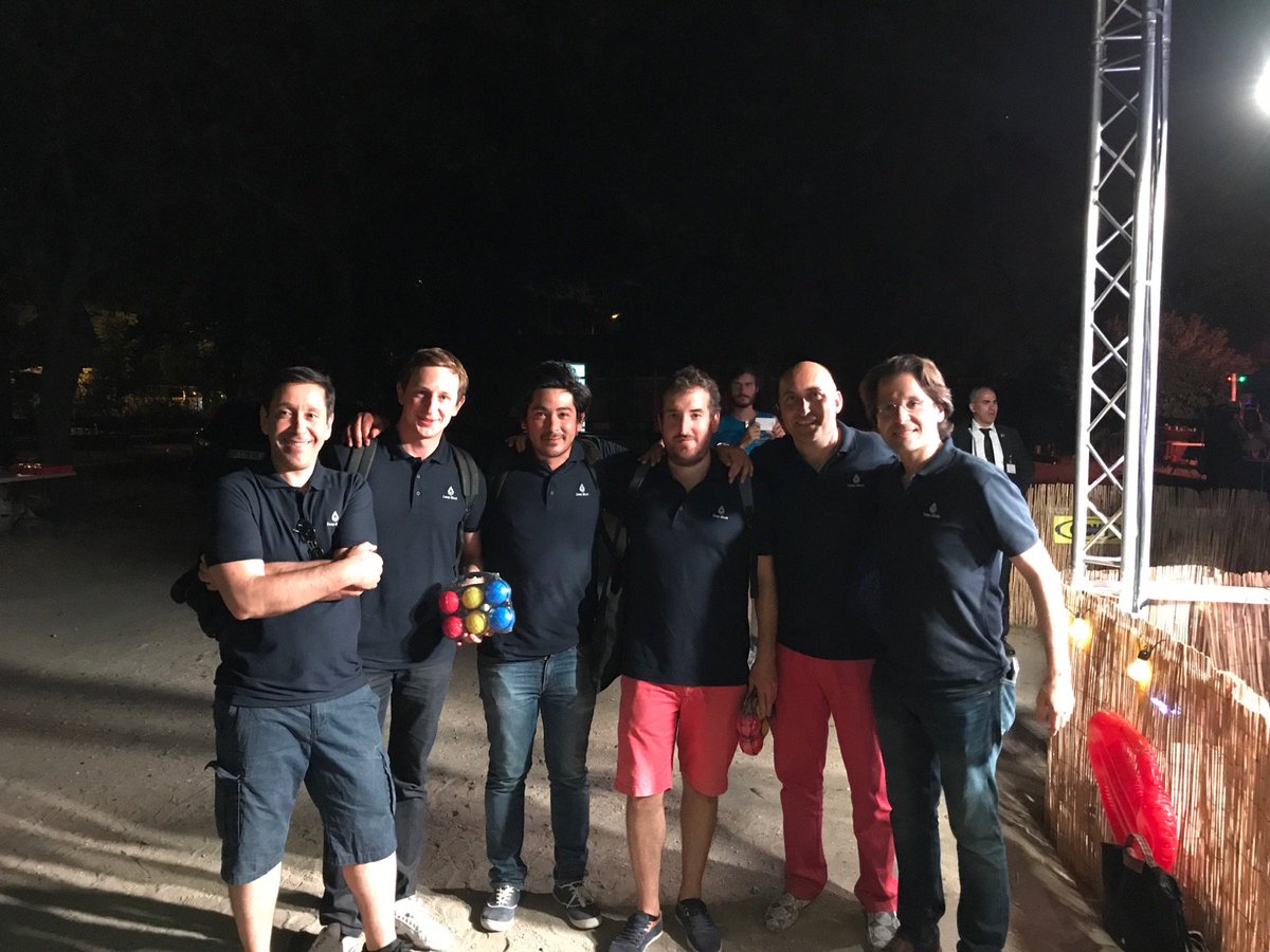 Au bout de la nuit, les blockchaineurs gagnent la finale consolante #SuperBoules17 . Merci <a href="/stootie/">Stootie</a> et à l'ensemble des compétiteurs.