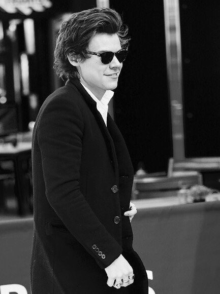 purposezquad's tweet image. I don't know how he's so perfect. Like how?