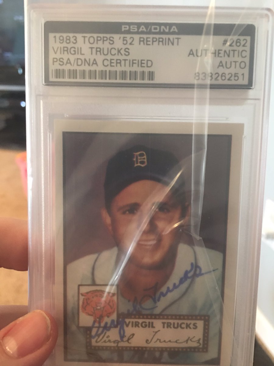 SuprIronMan's tweet photo. I just have to share this. Look at what I got in the @RedditGifts #ArbitraryDay exchange! #tigers #baseballcards https://t.co/IEzlQv4f1q