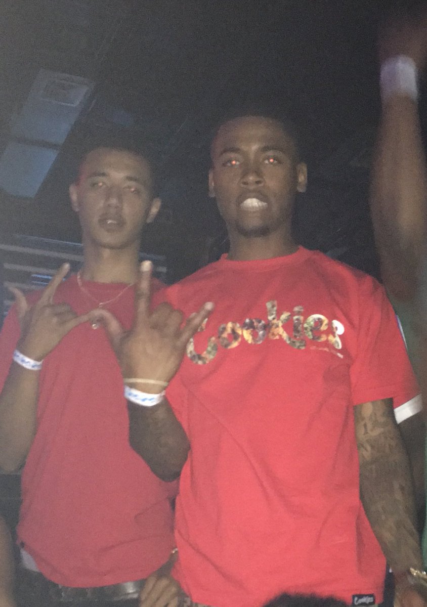 JaysForDaysss's tweet photo. DynamicDuo...🔌💵💯 #DeeMode🐗 https://t.co/166ChFSsFA