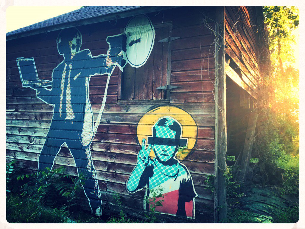 joelarichardson's tweet photo. Writing, editing and painting in the Catskill Mountains! @suitmanpower @Susan_deFreitas @VirginiaEichhor https://t.co/CBTiNHJwre