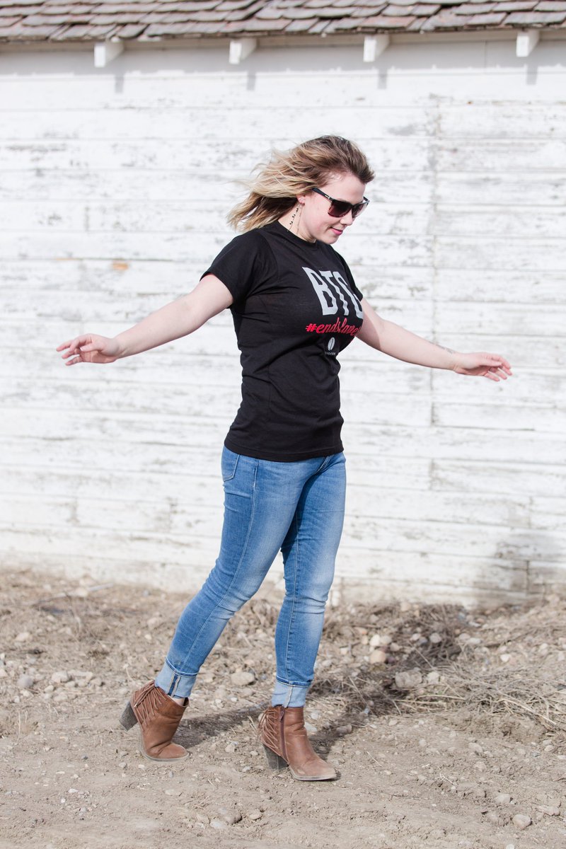 theSAF's tweet photo. Wearing this T will make you feel bold and powerful! #repthemovement #safoundation #endslavery #bethegen https://t.co/j8pS7nCXnR https://t.co/gdDEdFdMtZ
