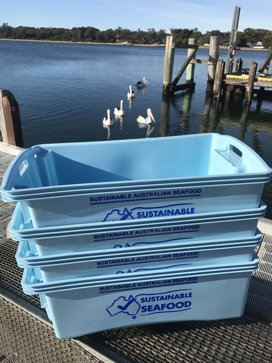 LEFCOL's tweet image. Beautiful day in Lakes Entrance today! Come and get your fresh fish Off the Wharf and watch the boats unload #lakesentrance