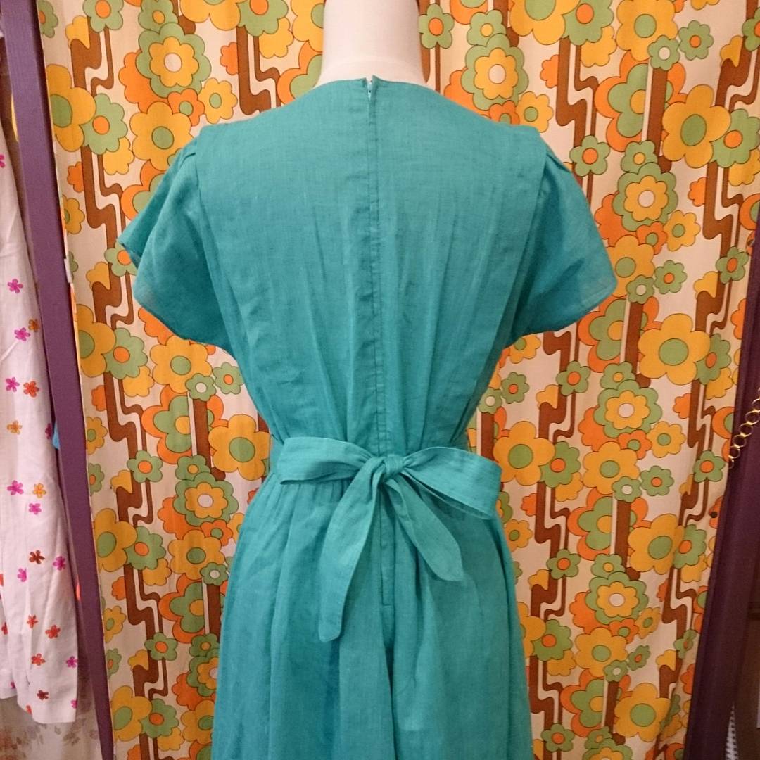 古着屋 レトロ古着ランデヴーのマミ در توییتر アイテム紹介 通販も可能です 鮮やかなグリーンのフレンチスリーブコットンワンピース 3900 フリルが可愛いマキシコットンワンピース 3600 Saleラック 500 随時追加中 大阪 古着屋 古着 昭和レトロ