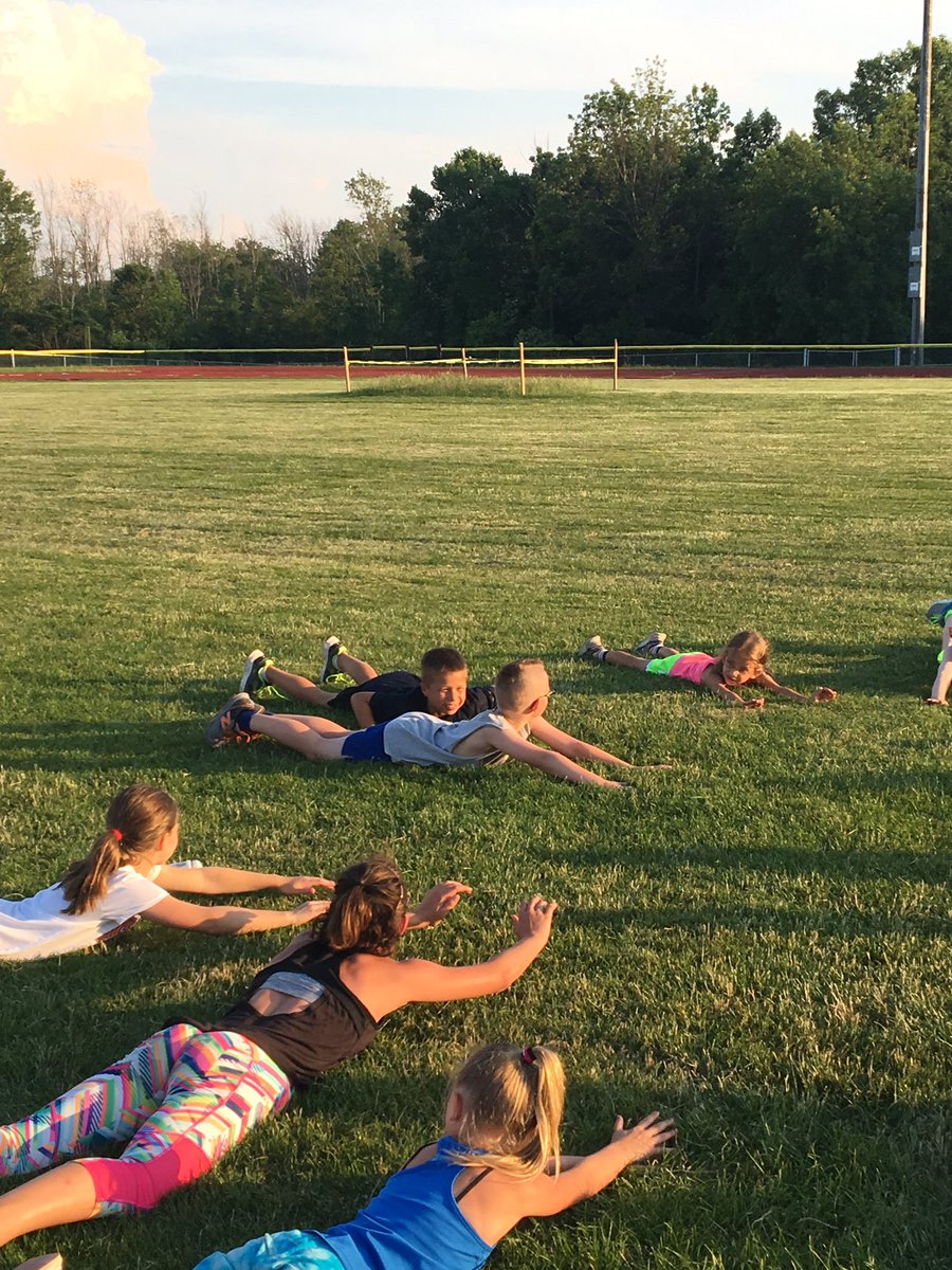 Lakeeffecttrack's tweet image. Circle of Pain - the "Superman" is a favorite. Trey suggested the Flat Stanley - can't beat laying around after a great hot workout 🥇👏🏼🏃🏼‍♀️
