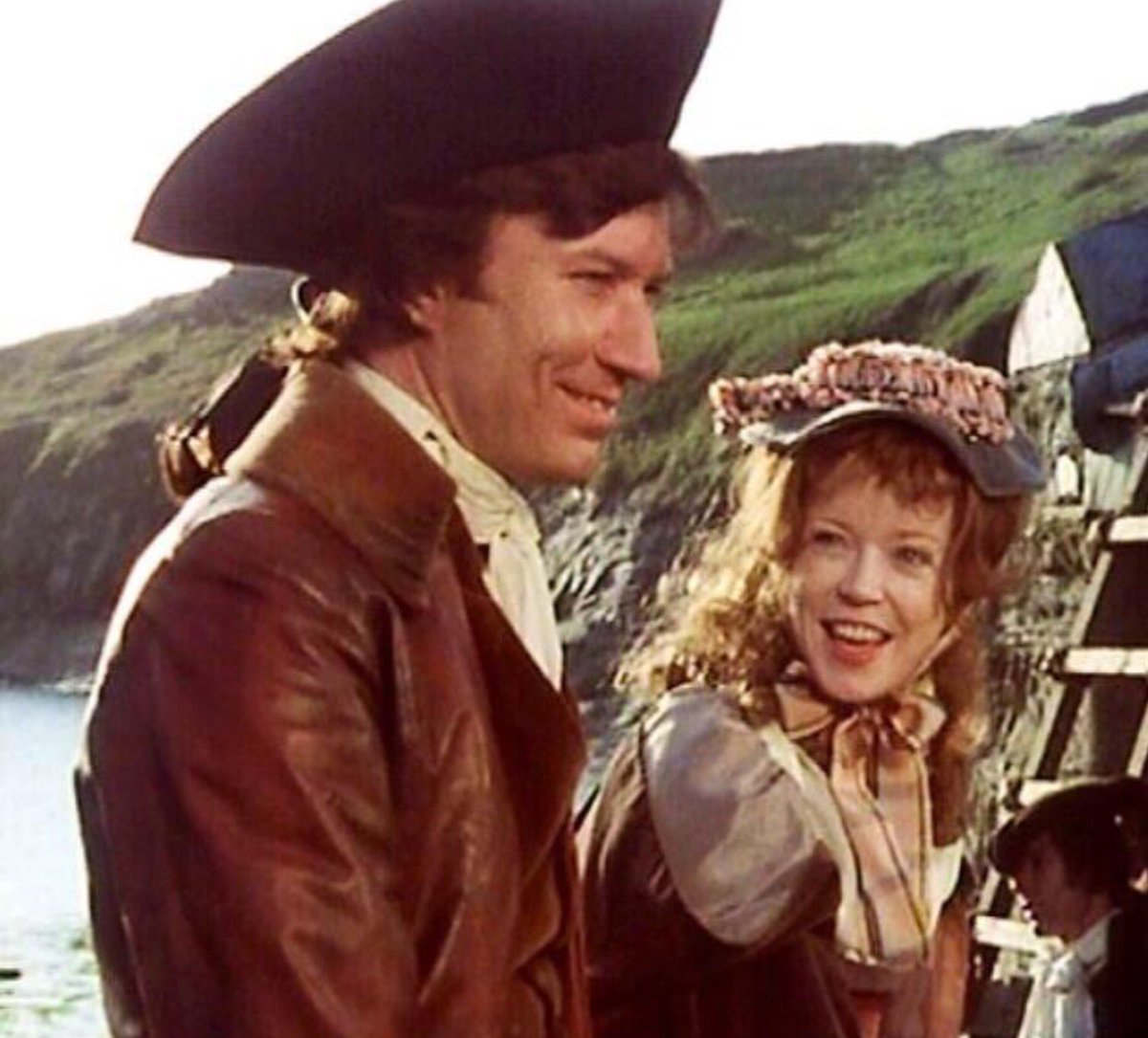 #ThrowbackThursday @RobinPoldark #RobinEllis with #AngharadRees #VintagePoldark #Poldark True fans will know what they were discussing :)